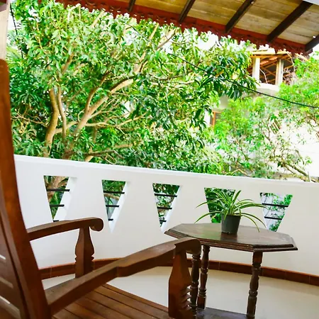 Eden Villa Hikkaduwa Exterior photo