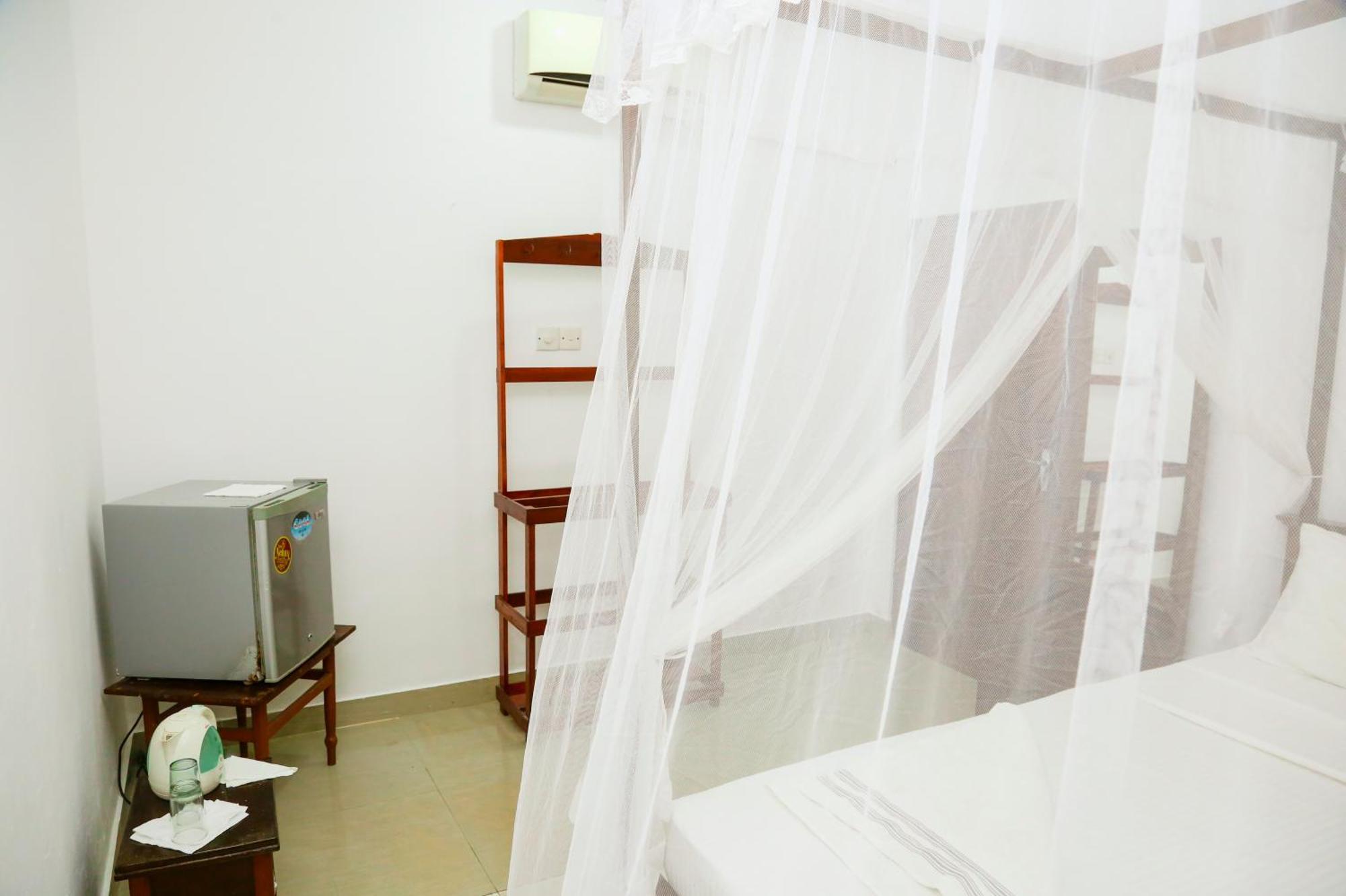 Homestay Eden *